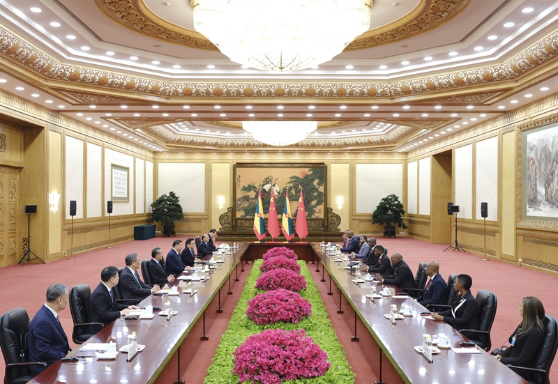 D:\桌面\1月\1.15\头条\习近平会见格林纳达总理米切尔\W020250113500728245818_ORIGIN.jpg