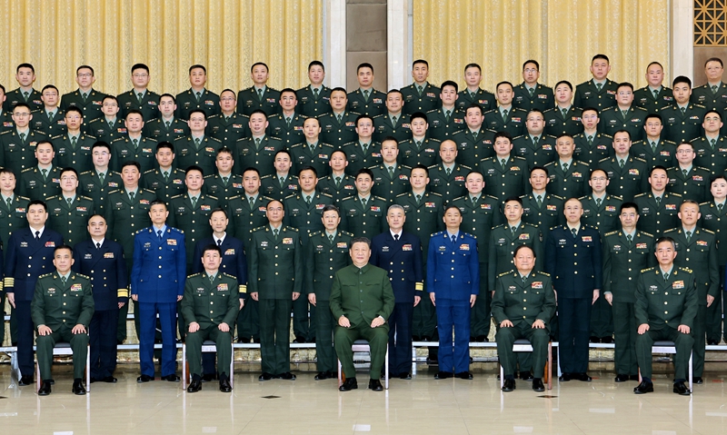D:\桌面\1月\1.27\头条\习近平春节前夕视察慰问部队 向全体人民解放军指战员武警部队官兵军队文职人员预备役人员和民兵致以新春祝福\2.jpg