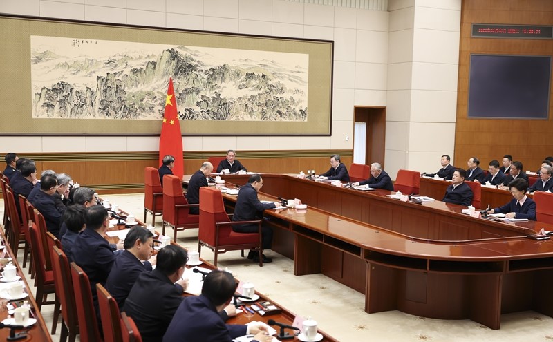 D:\桌面\2月\2.7\头条\李强主持召开国务院第七次全体会议 讨论《政府工作报告》稿并对开年工作进行动员\1.jpg