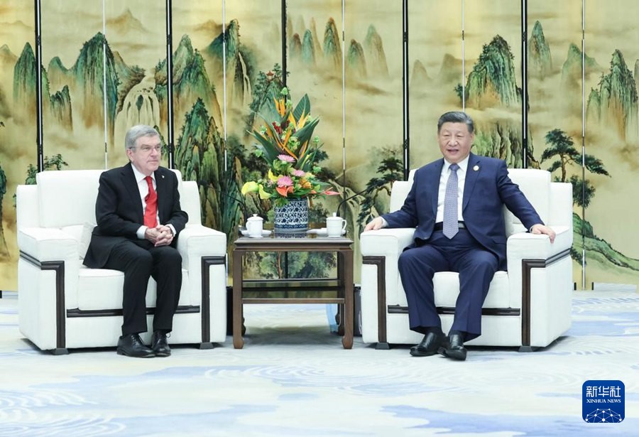 D:\桌面\2月\2.10\头条\习近平会见国际奥林匹克委员会主席巴赫\1.jpg