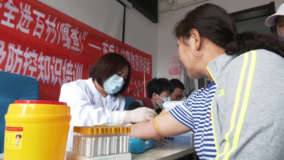 D:\桌面\公众号\6月\来源-陈巴尔虎旗人民政府\6.11\陈巴尔虎旗：健康服务送上门 免费筛查惠民生\22.jpg
